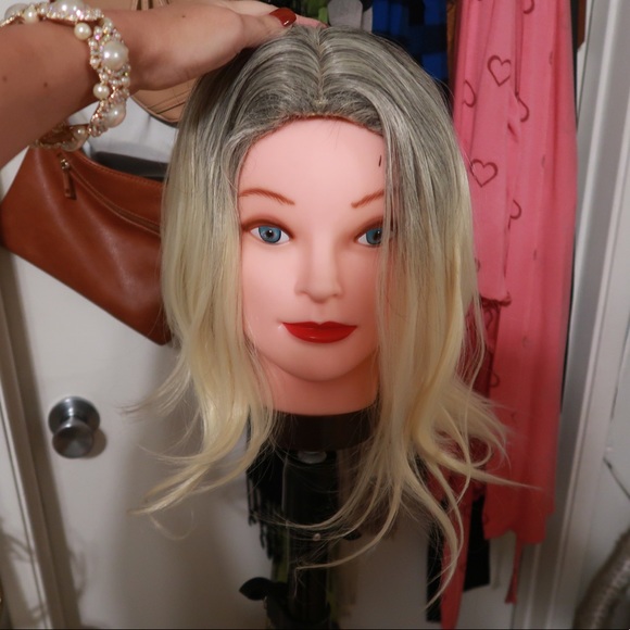 Synthetic Blonde “Blob” wig 💇🏼‍♀️ - Picture 2 of 7